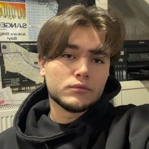 Ömer Faruk Top portresi